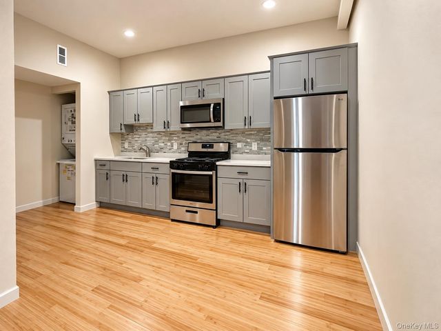 34 E Williston Avenue, East Williston, NY 11596