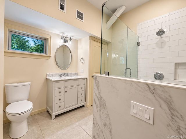 34 E Williston Avenue, East Williston, NY 11596