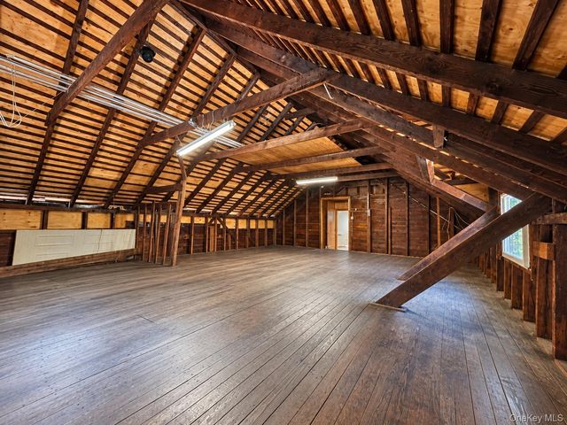 34 E Williston Avenue, East Williston, NY 11596