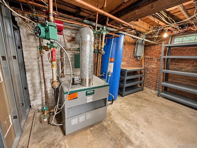 34 E Williston Avenue, East Williston, NY 11596
