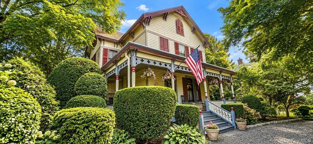 34 E Williston Avenue, East Williston, NY 11596