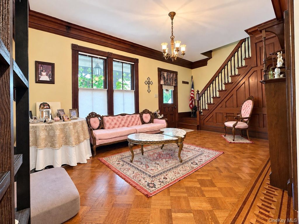 34 E Williston Avenue, East Williston, NY 11596 — photo 5