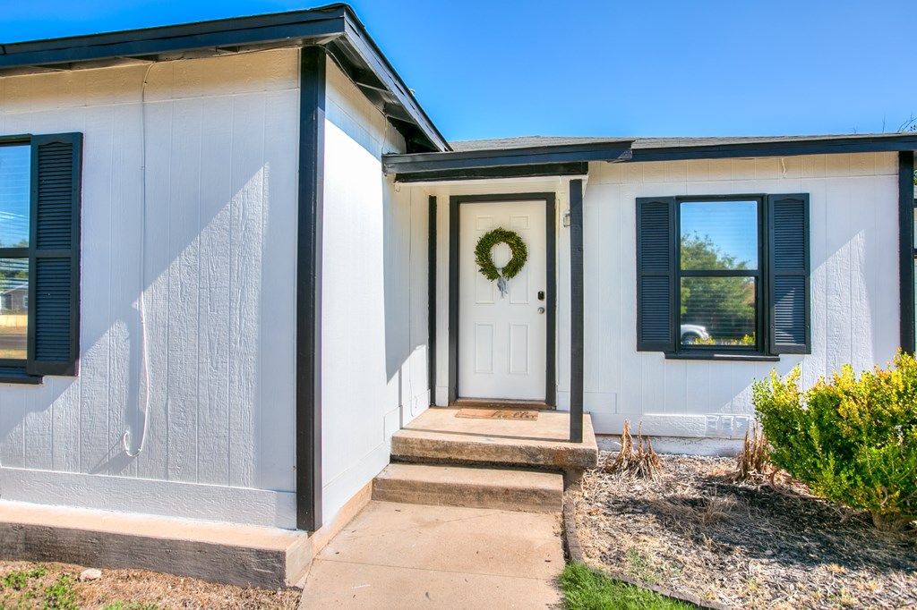 Image 3 of property listing at 2627 Guadalupe St, San Angelo, TX 76901