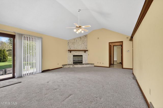 1219 Oaktree Court, Oregon, OH 43616