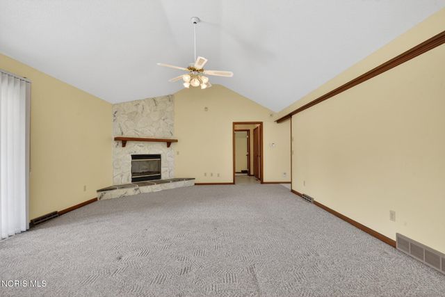 1219 Oaktree Court, Oregon, OH 43616