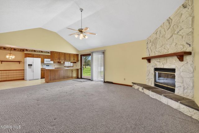 1219 Oaktree Court, Oregon, OH 43616