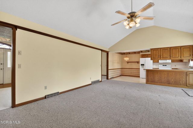 1219 Oaktree Court, Oregon, OH 43616