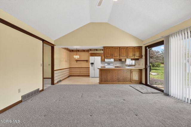 1219 Oaktree Court, Oregon, OH 43616