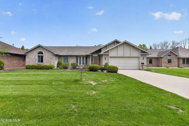 1219 Oaktree Court, Oregon, OH 43616
