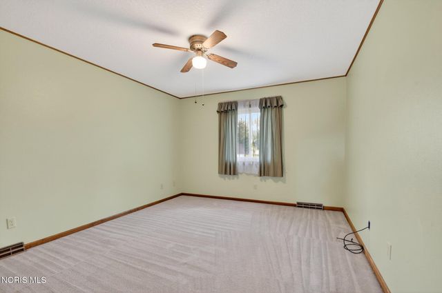 1219 Oaktree Court, Oregon, OH 43616