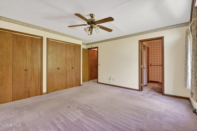 1219 Oaktree Court, Oregon, OH 43616