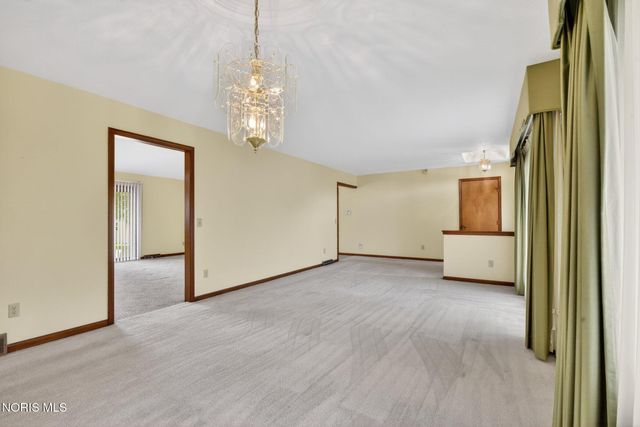 1219 Oaktree Court, Oregon, OH 43616