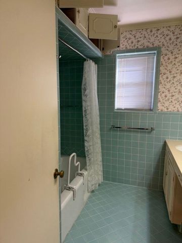 304 Brownrigg Dr, Marshall, TX 75672