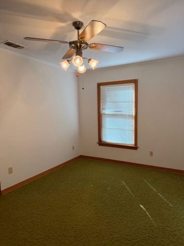 304 Brownrigg Dr, Marshall, TX 75672