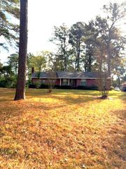 304 Brownrigg Dr, Marshall, TX 75672