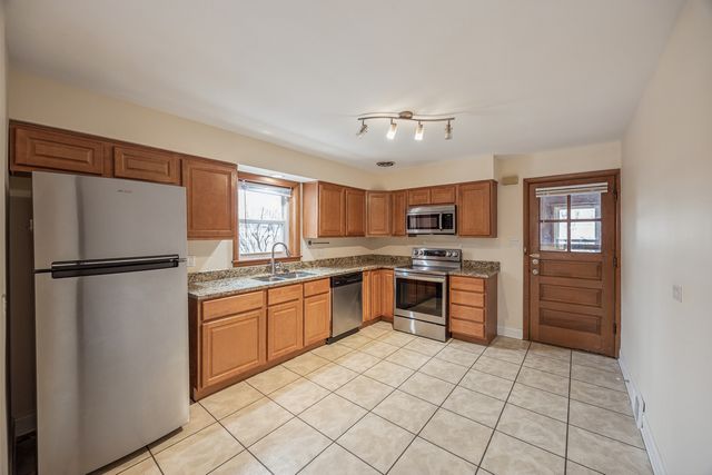 822 S La Grange Road, La Grange, IL 60525