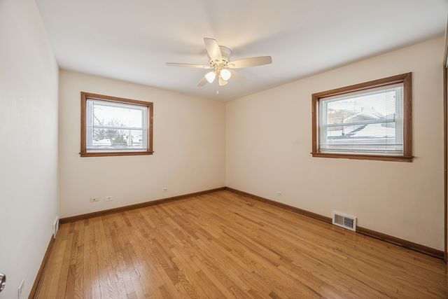 822 S La Grange Road, La Grange, IL 60525