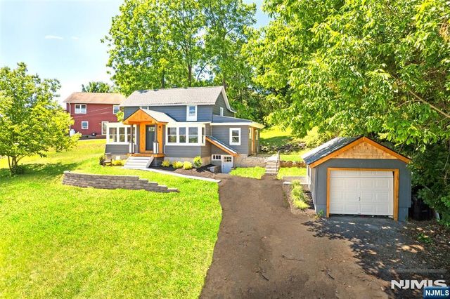 72 Koclas Drive, Netcong Borough, NJ 07857