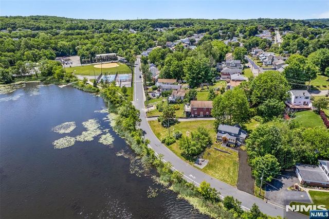 72 Koclas Drive, Netcong Borough, NJ 07857