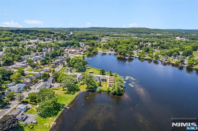 72 Koclas Drive, Netcong Borough, NJ 07857