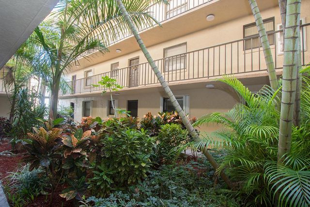 890 N Federal Highway 205, Lantana, FL 33462