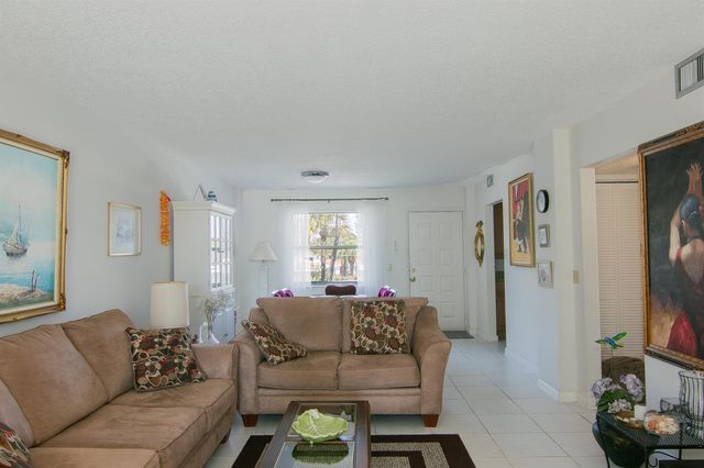 890 N Federal Highway 205, Lantana, FL 33462