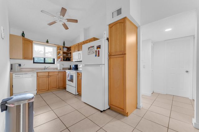 2800 Palmwood Terrace 2190, Boca Raton, FL 33431