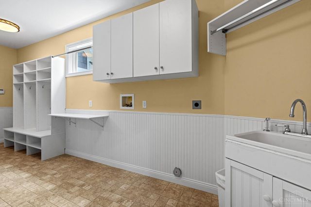 1483 St Rt 131, Milford, OH 45150