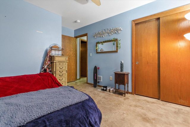 8005 Thistle COURT, Waterford, WI 53185