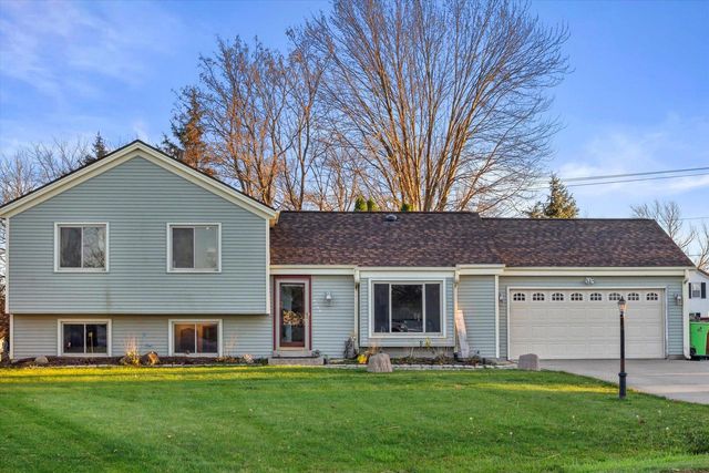 8005 Thistle COURT, Waterford, WI 53185