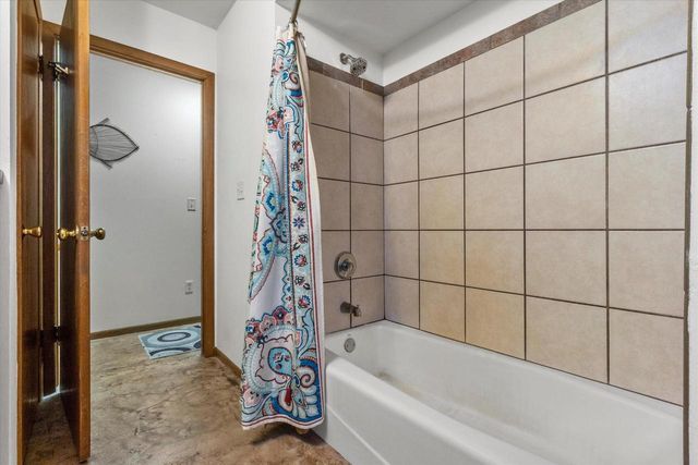 8005 Thistle COURT, Waterford, WI 53185