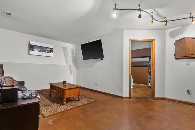 8005 Thistle COURT, Waterford, WI 53185