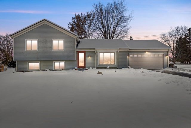 8005 Thistle COURT, Waterford, WI 53185