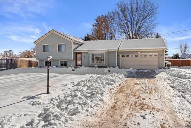 8005 Thistle COURT, Waterford, WI 53185