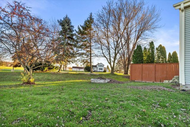 8005 Thistle COURT, Waterford, WI 53185