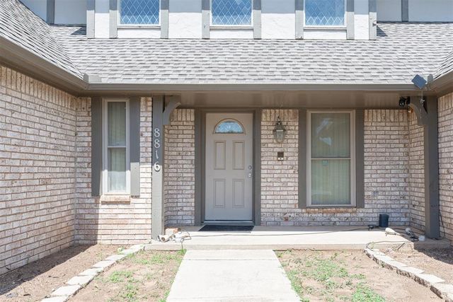 8816 Rolling Green Avenue, Oklahoma City, OK 73132
