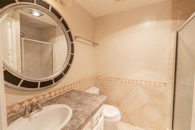8816 Rolling Green Avenue, Oklahoma City, OK 73132
