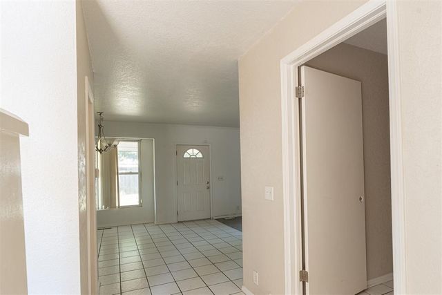 8816 Rolling Green Avenue, Oklahoma City, OK 73132