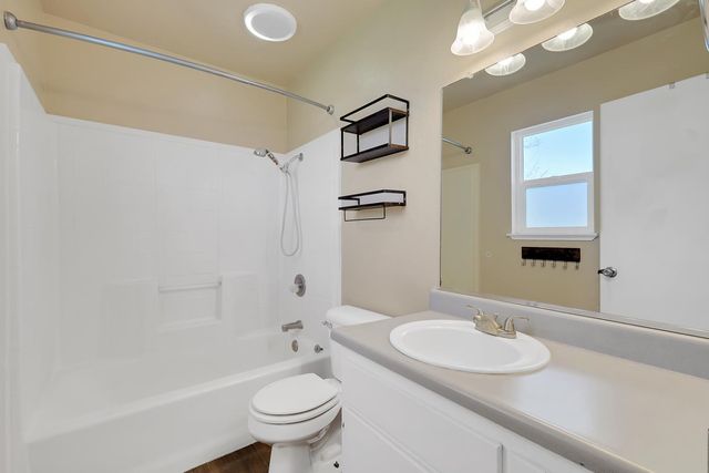 2915 Kola St, Live Oak, CA 95953