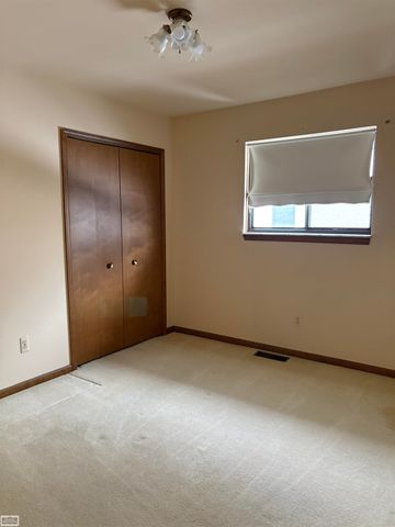 43249 Sunnypoint Drive, Sterling Heights, MI 48313