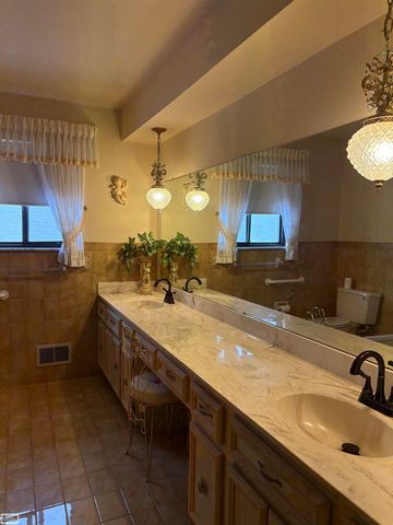 43249 Sunnypoint Drive, Sterling Heights, MI 48313