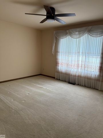 43249 Sunnypoint Drive, Sterling Heights, MI 48313