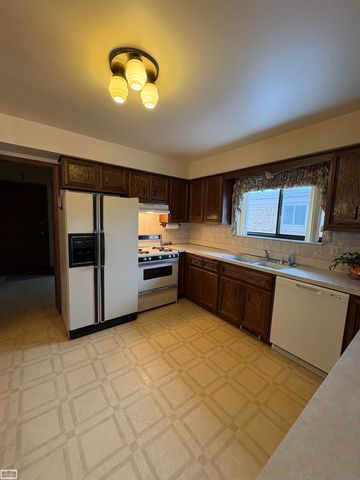 43249 Sunnypoint Drive, Sterling Heights, MI 48313