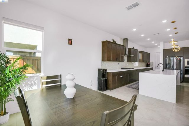 3456 Mulholland Drive, Lathrop, CA 95330