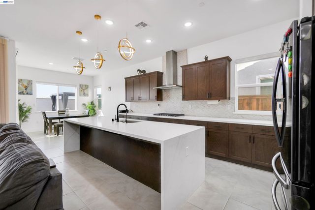 3456 Mulholland Drive, Lathrop, CA 95330