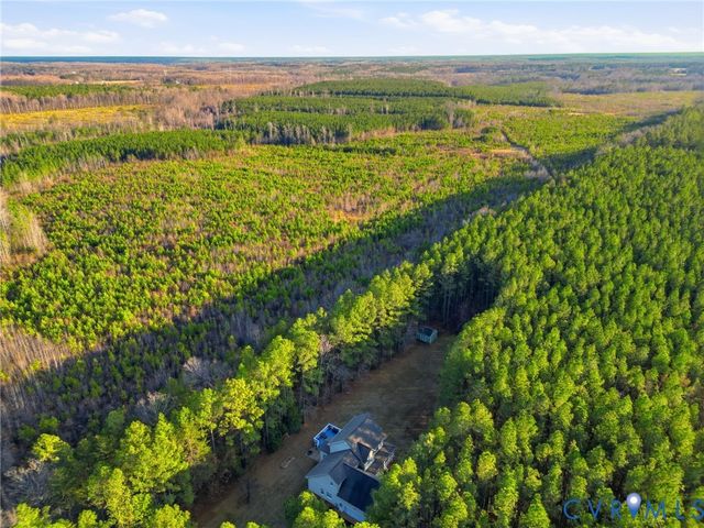 17192 Katy Ln, Beaverdam, VA 23015