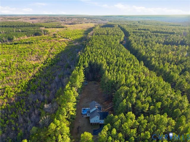 17192 Katy Ln, Beaverdam, VA 23015