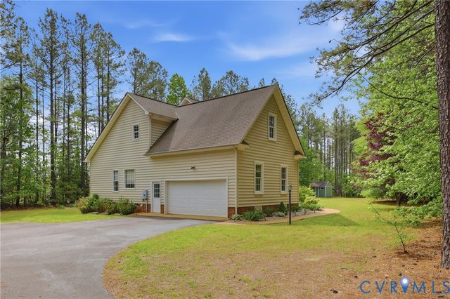 17192 Katy Ln, Beaverdam, VA 23015