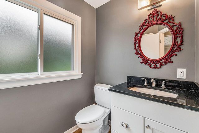 1070 Woodland AVENUE, Elm Grove, WI 53122