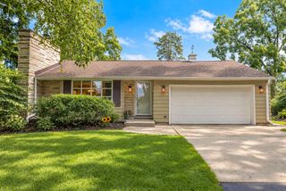 1070 Woodland AVENUE, Elm Grove, WI 53122